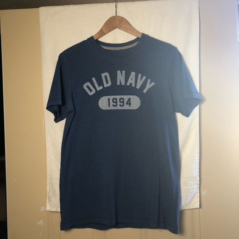 Old navy t-shirt